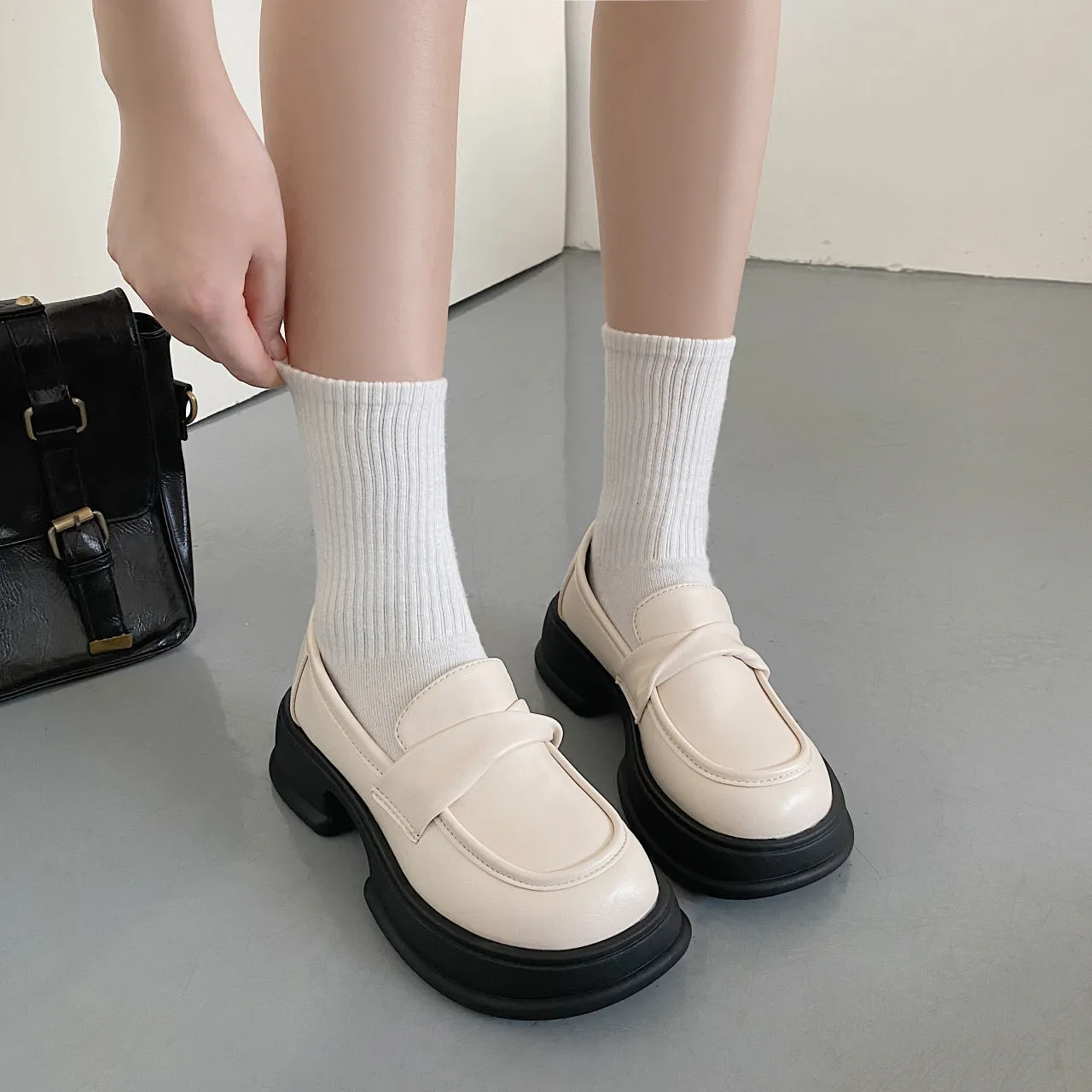 Comelyy Women's new platform loafers