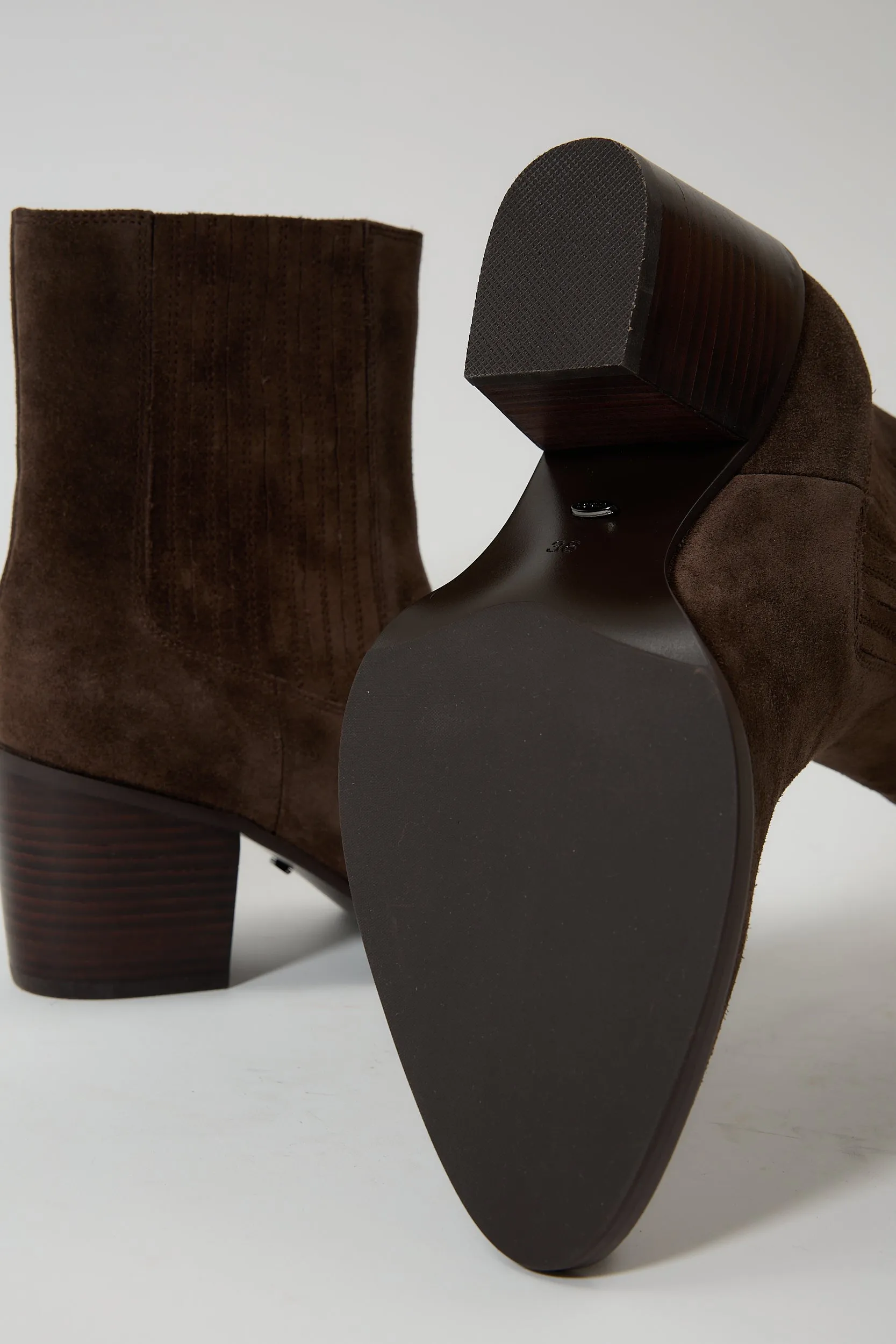 Urania Brown